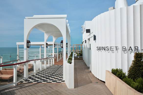 Celebrity Cruises, Celebrity Beyond, Sunset Bar 6 ©CEL.jpg